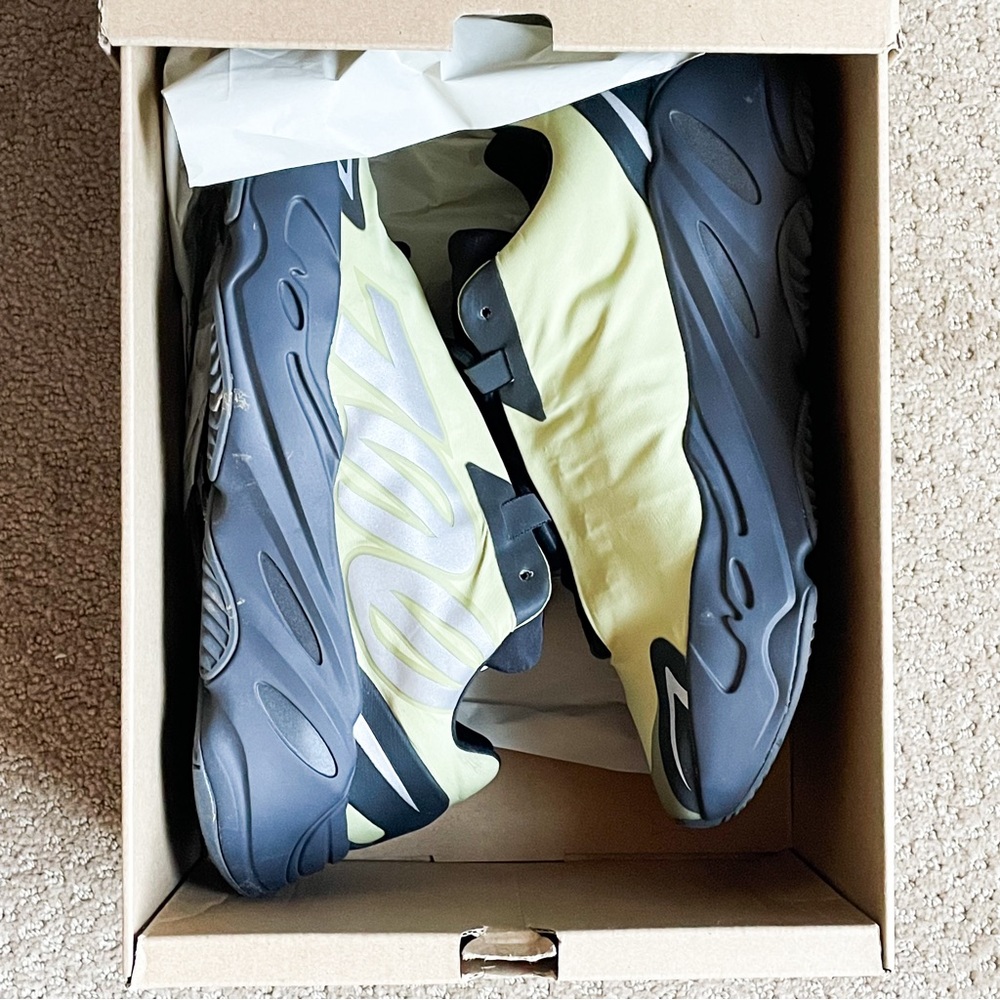 Yeezy 700s in Putter